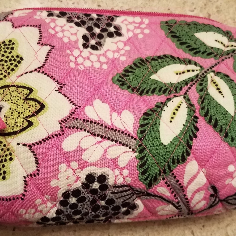 Vera Bradley Makeup Bag - Picture 2 of 4